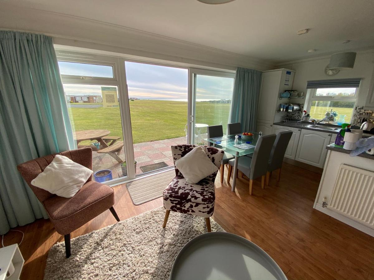 Bayview Self-Catering Coastal Bungalow In Rural West Wight Freshwater Exterior foto
